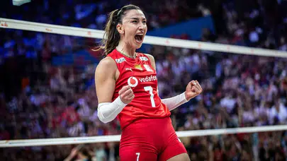 Turuncu beyazdan sarı laciverte uzanan cesur karar