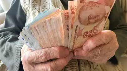 EMEKLİ MAAŞI VE RAMAZAN BAYRAMI İKRAMİYESİ BUGÜN MÜ YATIYOR! Ne Zaman Yatacak, SGK SSK Bağ-Kur Emekli Sandığı Ödeme Takvimi Nasıl?