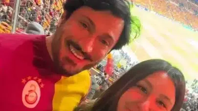 Yasemin Sakallıoğlu’ndan Yıl Dönümünde Stat Pozu! Galatasaray Maçına Gittiler