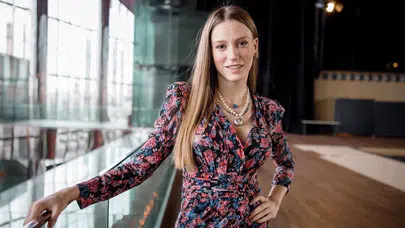 SERENAY SARIKAYA NETFLİX DİZİLERİ HANGİLERİ! Konusu ne?
