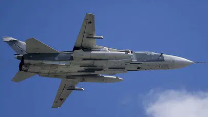 Tatbikatta Havalanan Su-24’ler Gökyüzünde Güç Gösterisi Yaptı