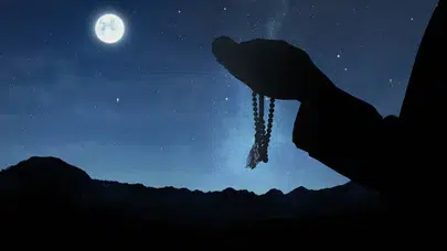 TEHECCÜD NAMAZI 8 REKAT NASIL KILINIR? Gece İbadetinin Faziletleri, Kılınışı ve Faydaları Neler?