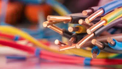 ELEKTRİK KABLOLARI NASIL BAĞLANIR? Kahverengi, Mavi, Sarı-Yeşil, Siyah ve Kırmızı Elektrik Kablo Renkleri Ne Anlama Gelir?