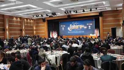 AK Parti’den İstanbul’da basınla sahur buluşması: Gönül köprüleri kuruluyor
