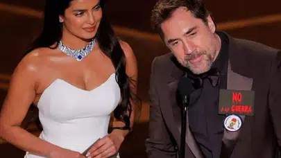 23 Yıl Sonra Aynı Rozet! Javier Bardem Oscar Sahnesinde Mesaj Verdi