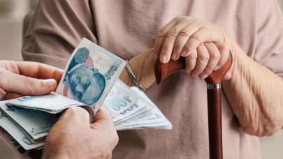 Halkbank’tan Emeklilere Dev Nakit Desteği! 400 Bin TL’ye Kadar Kredi İmkanı