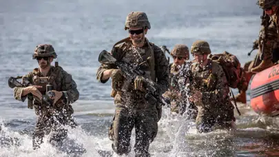 Kara ve Deniz Operasyonu Başladı! ABD-İran Gerilimi Yeni Safhaya Geçti