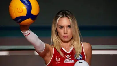 DERYA ÇAYIRGAN BOYU KAÇ CM? Kimdir, kaç yaşında, nereli, evli mi, hangi takımda oynuyor?