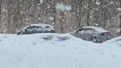 Yoğun Kar ve Buzlanma Uyarısı Sonrası Hakkari’de Eğitim Durdu