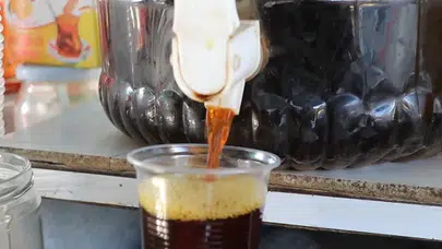 MEYAN BALI (YANBALI) NEDİR? Meyan balı (yanbalı) gerçek bal mı, nasıl yapılır, nasıl tüketilir?