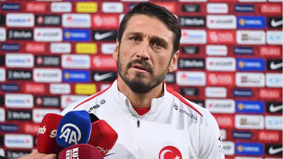 Ambulans sahaya girdi, maç durdu, gözler ona çevrildi!