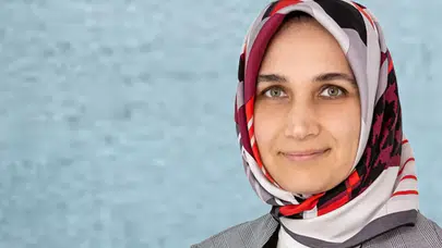 KÜBRA GÜRAN YİĞİTBAŞI KİMDİR! İlk kadın vali mi, aslen nereli, kaç yaşında, hangi görevlerde yer aldı?