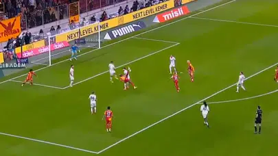 Osimhen’den Akıllara Durgunluk Veren An! Röveşata Derken Torreira Sahneye Çıktı