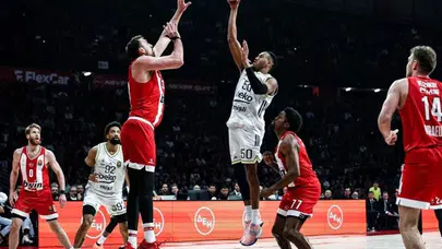 Fenerbahçe’ye Yunanistan’da Soğuk Duş! Fark Açıldıkça Açıldı