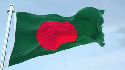 Bangladeş’te Dehşet Anları! İçinde Onlarca Yolcu Olan Otobüs Battı
