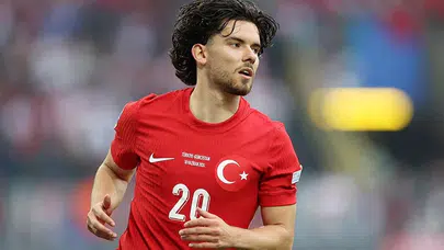 FERDİ KADIĞLU ASLEN NERELİ? Kaç yaşında, evli mi, eşi kim, hangi takımlarda oynadı, bonservisi ne kadar?