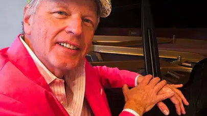 Alman piyanist Uwe Dringenberg Türk eserleriyle gündem oldu