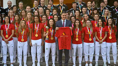 İSPANYA KADIN FUTBOL TAKIMI ANTALYA'YA GELECEK Mİ? Maç iptal mi olacak, Dünya Kupası Maçı Tehlikede mi?