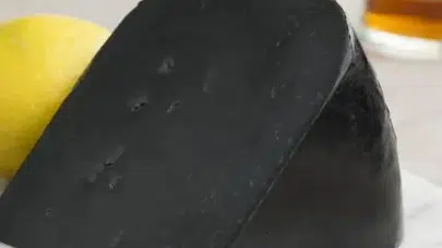 SİYAH PEYNİR HANGİ YÖREYE AİT? Urfa’da Siyah Peynir Nedir, Nasıl Yapılır ve Özellikleri Nelerdir?