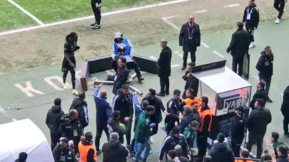 Süper Lig’de Gerilim Dolu Maç! Selçuk İnan Kulübeyle Soyunma Odasına Gitti