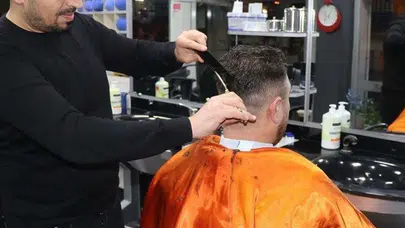 BERBERLER SAAT KAÇTA AÇILIYOR!