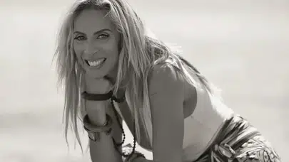 ZEYNEP CASALİNİ DUVAR ŞARKISI! Kimdir, aslen nereli, kaç yaşında, evli mi, boşandı mı, çocukları var mı?