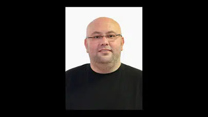 Genç akademisyenin vedası üniversiteyi yasa boğdu