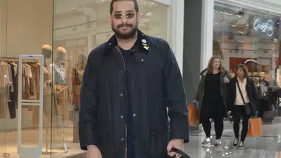 Ünlü oyuncudan enerjik gün: Enis Arıkan alışveriş turunda