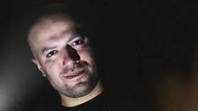 Dijitalden Sahneye: Cihan Yoldaş’ın Yükseliş Hikayesi