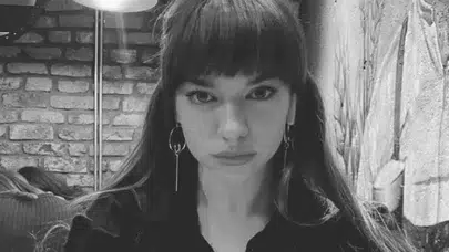 Genç doktor Zeren Ünver ameliyat sahnesiyle ekrana damga vurdu