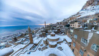 Mardin’de Bulutlu Hava Etkili! Sıcaklık 10 Dereceye Çıkacak, Hafta Sonu Yağmur Geliyor