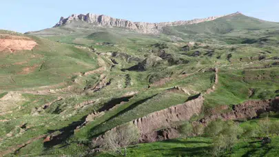 Ağrı Dağı’nda gizemli tünel iddiası: Nuh’un Gemisi tartışması yeniden alevlendi!
