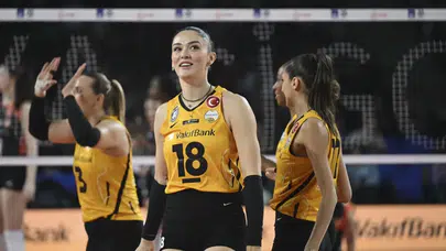 AXA SİGORTA KADINLAR KUPA VOLEY FİNALİNDE KİM KAZANDI! VakıfBank Eczacıbaşı final maçı sonucu ne, kim şampiyon oldu?