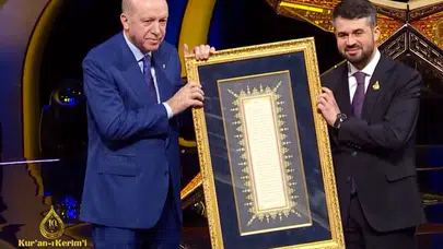 TRT yarışmasının yıldızı Enes Özsoy’un tilaveti geceye damga vurdu