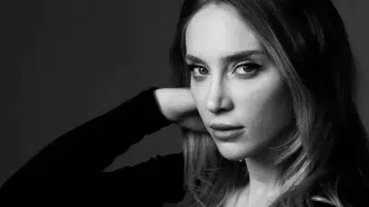 Hayal Köseoğlu YouTube Programında Kilo Konusundaki Deneyimlerini Paylaştı!