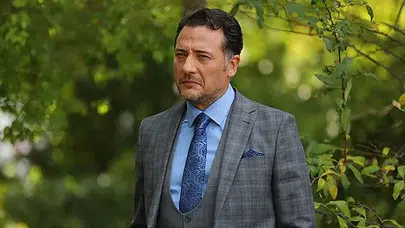 YİĞİT ÖZŞENER EVLİ Mİ? Kimdir, Aslen Nereli, Kaç Yaşında, Eşi Kim, Boyu Kaç, Hangi Dizilerde Oynadı?