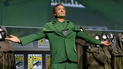San Diego Comic-Con’da Büyük Sürpriz: Robert Downey Jr Bu Kez Kahraman Değil