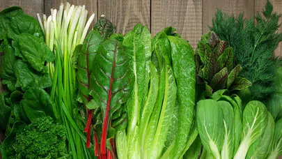 Yeşillikler neden çabuk bozuluyor? Uzmanlardan saklama yöntemi!