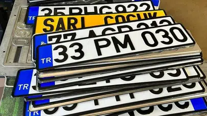 Karekodlu Plaka Nedir, Kimler İçin Geçerli ve Eski Araçların Plakaları Değişecek Mi?