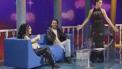 Tarkan’ın Hülya Avşar Programındaki Şampanyalı Anı Yıllar Sonra Paylaşıldı!