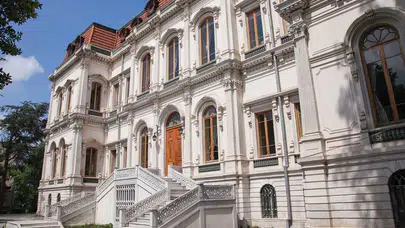 İstanbul’da Tarih ve Sinema Aynı Çatıda: Adile Sultan Kasrı’nın Bilinmeyen Hikayesi