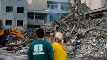 Savaşın bilançosu ağırlaşıyor! ABD-İsrail saldırılarında can kaybı 867’ye çıktı