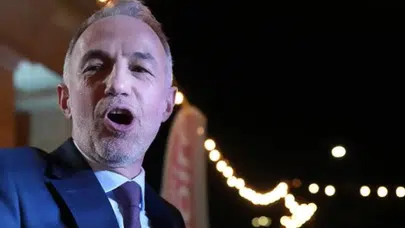 EMMANUEL GRÉGOİRE KİMDİR! Kaç yaşında, Paris belediye başkanı nasıl seçildi, Rachida Dati’yi nasıl geçti?