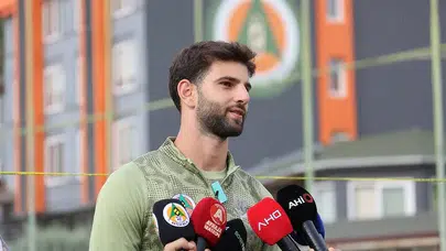 Sosyal Medyada Transfer Sinyali mi? Ümit Akdağ’dan 'Come to Galatasaray' Yorumuna Beğeni Geldi!