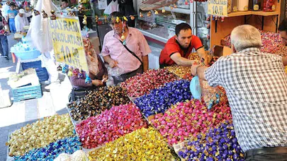 Bayram Alışverişi Başladı: AVM’lerde İkinci Gün Hareketlilik Bekleniyor