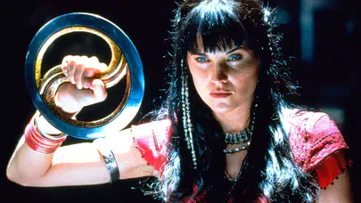 ZEYNA’NIN CANLANDIRAN LUCY LAWLESS’İN SON HALİ! Kaç yaşında, kökeni neresi, şimdi ne yapıyor?