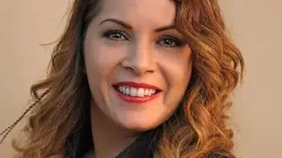 SEVİNÇ ERBULAK KAÇ YAŞINDA! Ne Mezunu, Hangi Dizilerde Oynadı?