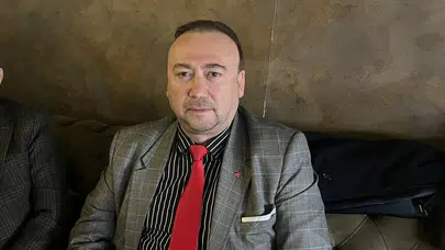 Gözaltı Görüntüleri Gündem Oldu: Başkan ve Belediye Çalışanı Aynı Odada