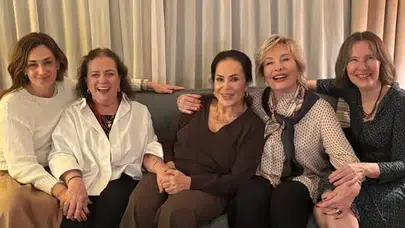 Türk Sineması Efsaneleri Nilgün Öneş’in Evinde Bir Araya Geldi!