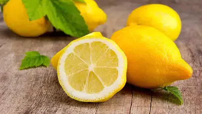 Çamaşır Suyu Devri Kapandı! Evdeki Bu Malzeme En İnatçı Lekeyi Bile Söküp Atıyor